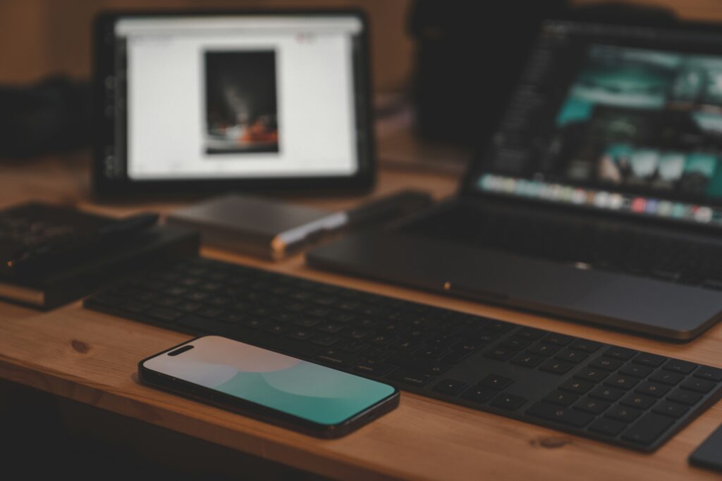Fapelli covering platform features, usability, account options, privacy, and user guidance.